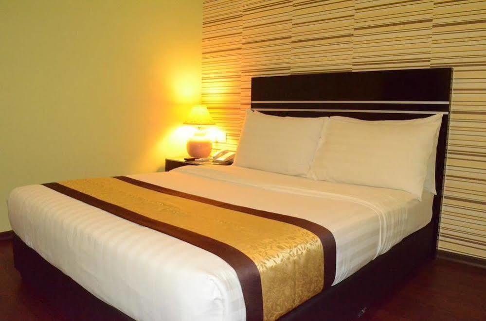 Bluebell Hotel Skudai Zewnętrze zdjęcie