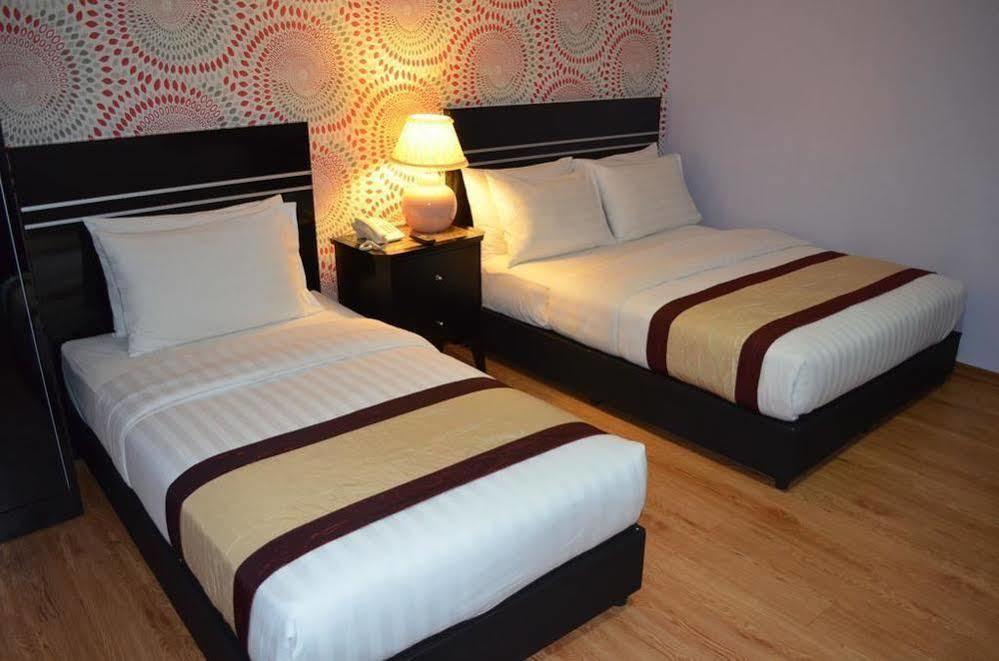 Bluebell Hotel Skudai Zewnętrze zdjęcie