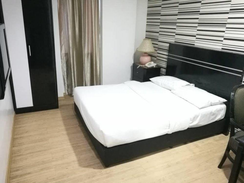 Bluebell Hotel Skudai Zewnętrze zdjęcie