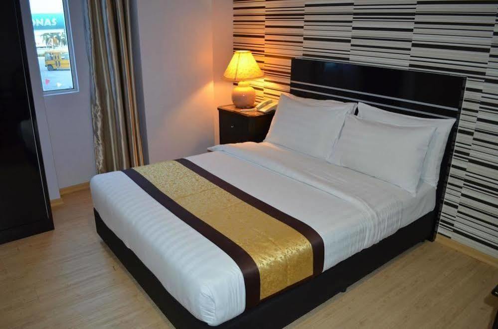 Bluebell Hotel Skudai Zewnętrze zdjęcie
