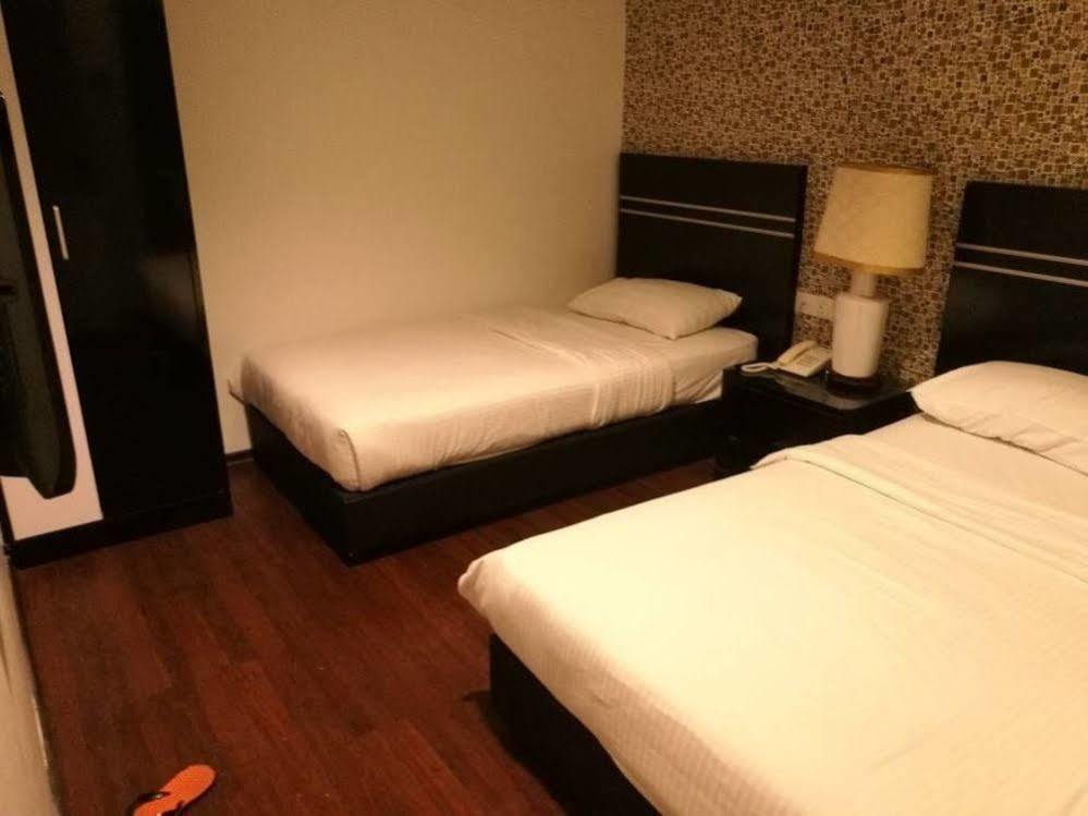 Bluebell Hotel Skudai Zewnętrze zdjęcie